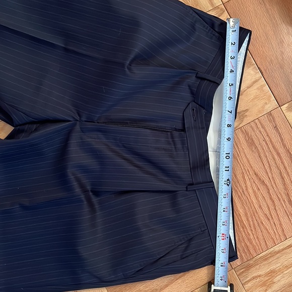 Jos A Bank (Joseph collection), 3 piece suit. Navy pinstripe. Size 42R - Picture 10 of 11